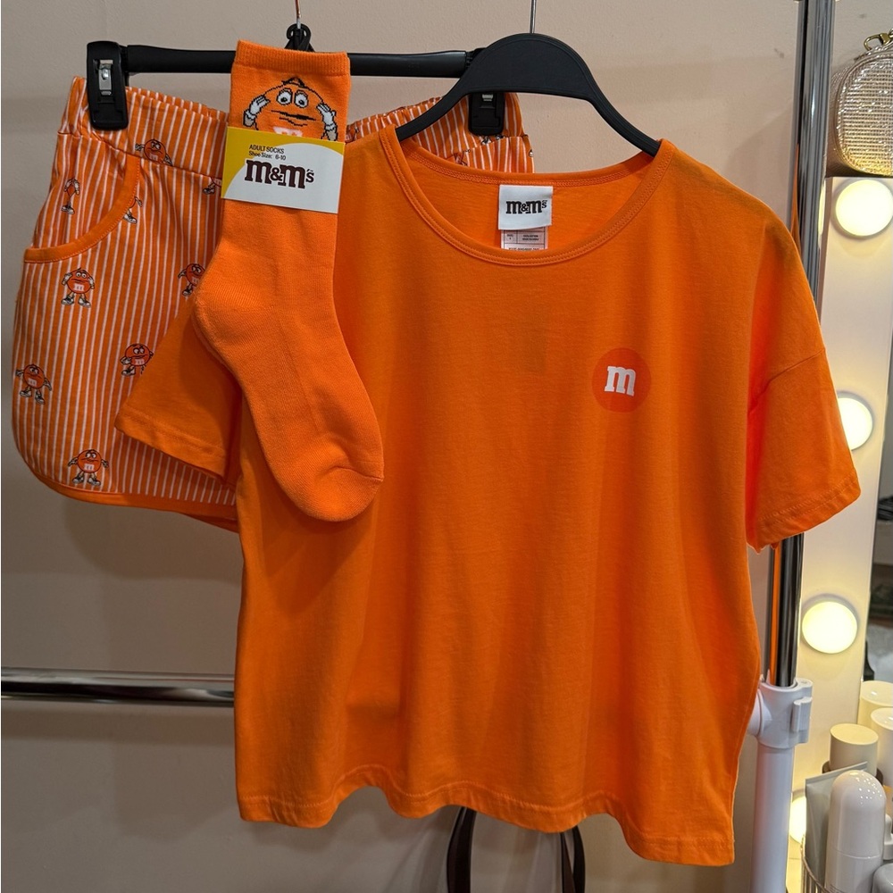 M&M’s Orange Matching Set — NWT 🍊